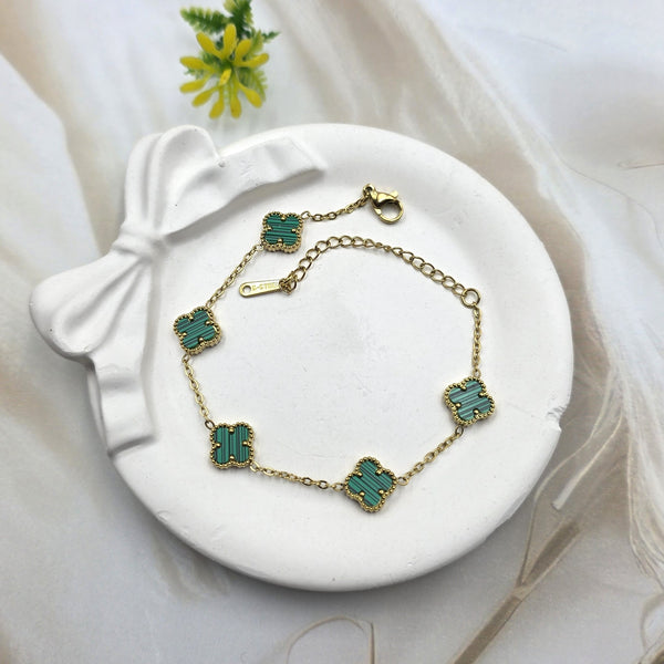 Delicate chain link bracelet