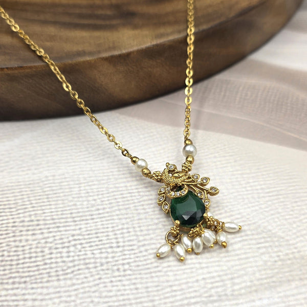 Elegant gold-toned necklace.