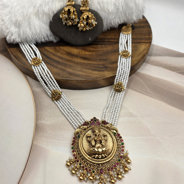 Traditional Pearl Necklace Set
