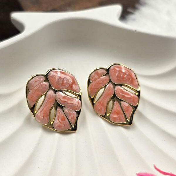 leaf or heart shape.