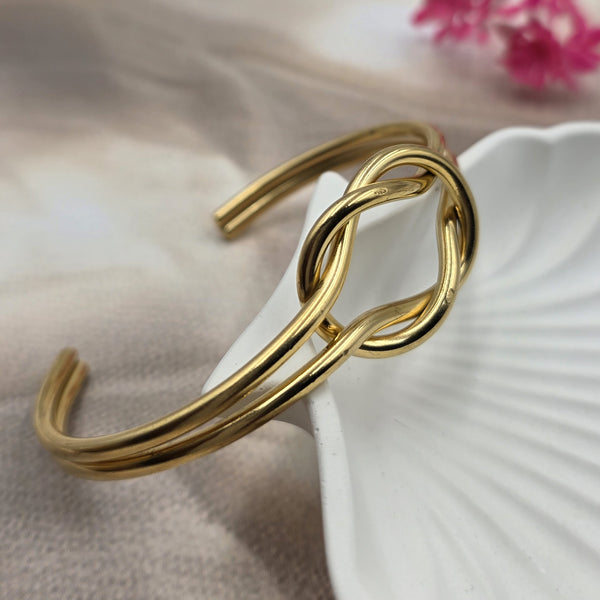 Knot Cuff Bracelet Gold-tone metal bracelet