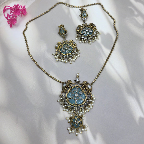 Indian Traditional Pendant Set