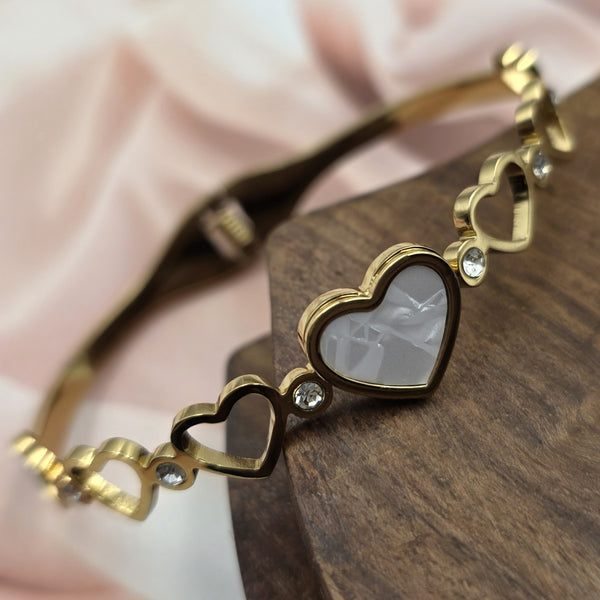 Heart shapes bracelet!