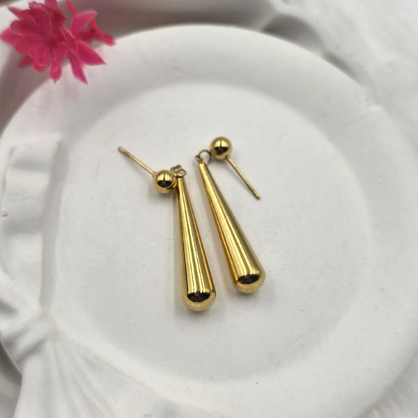 Elegant Gold Drop Earrings