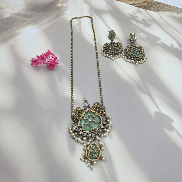 Indian Traditional Pendant Set