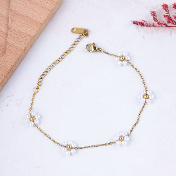 Daisy Pearl Bracelet