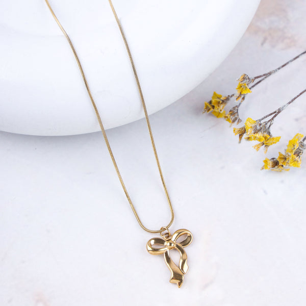 Bow Necklace